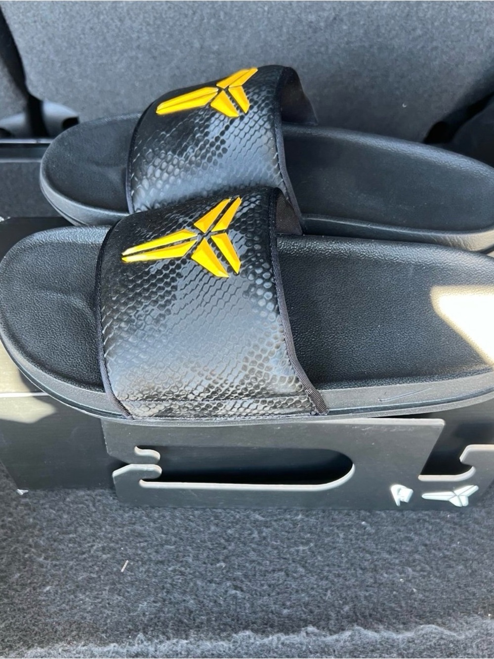 Men's Nike Kobe Offcourt Slide Black/University Gold IF2870 003 NIB 11M